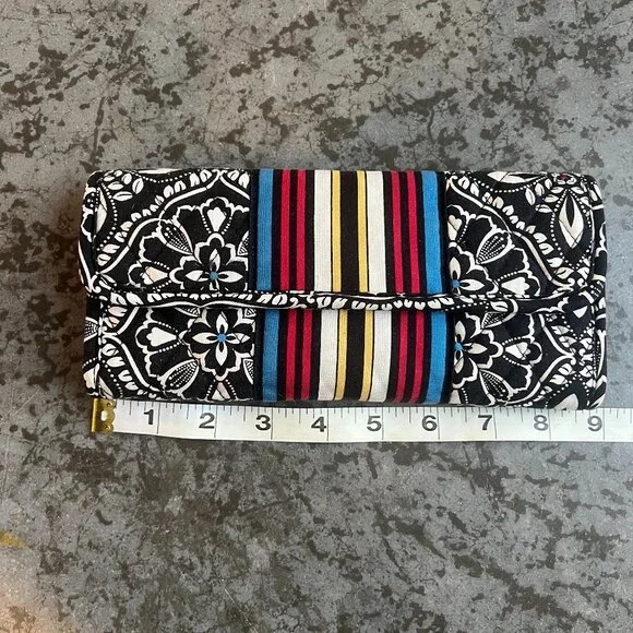 Vintage Barcelona Vera Bradley Trifold Magnetic Wallet - Picture 7 of 7